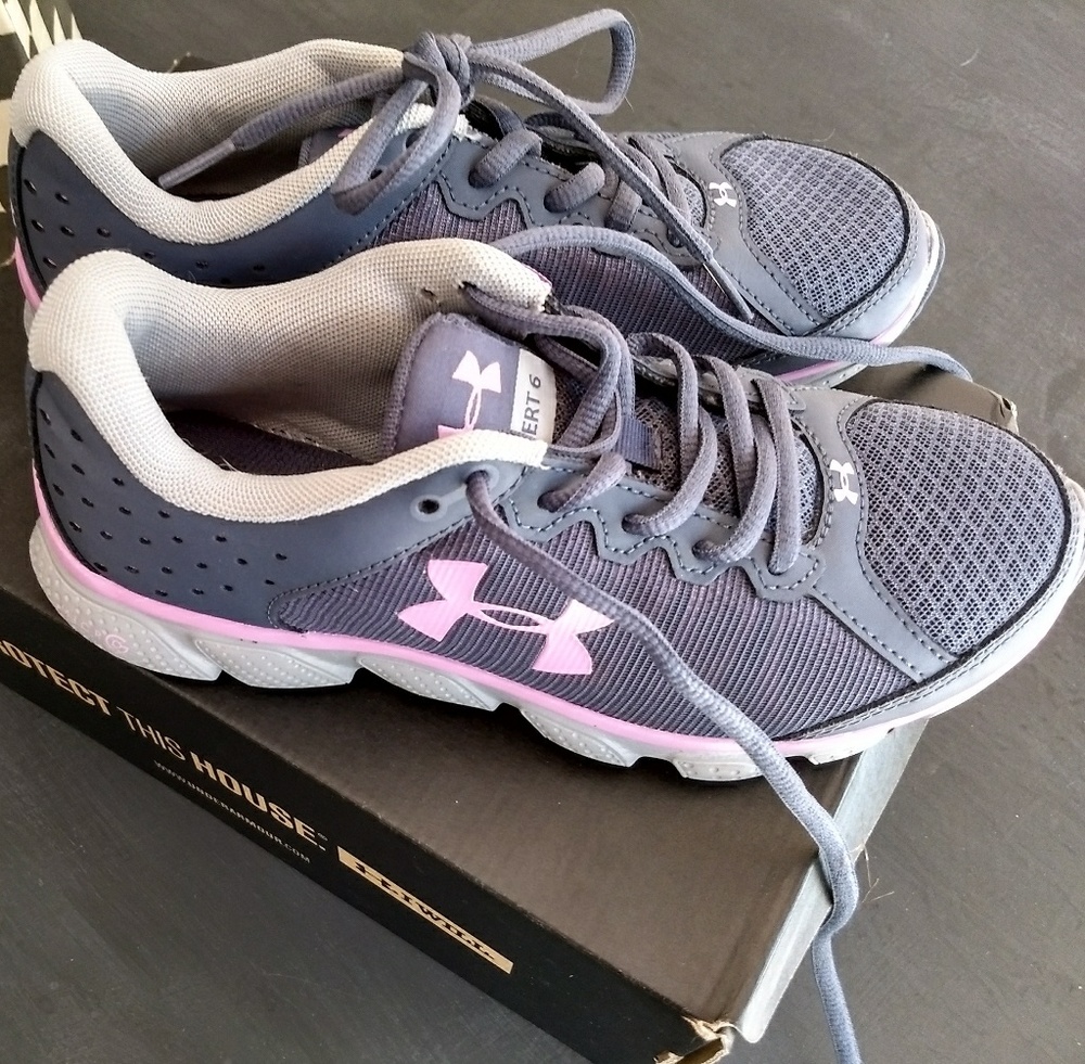 Under Armour Sneakers